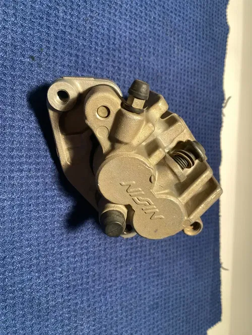 2002 YZ250f Front Brake Caliper NISSIN Pads Piston YAMAHA YZ250F OEM 00-02