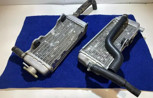 1998 96-01 YZ 125 Right & Left Side Radiator OEM Fill Side Cap Yamaha YZ 125 OEM