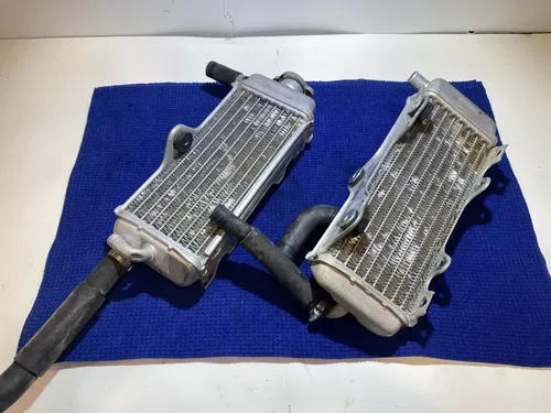 1998 96-01 YZ 125 Right & Left Side Radiator OEM Fill Side Cap Yamaha YZ 125 OEM