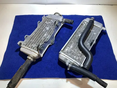 1998 96-01 YZ 125 Right & Left Side Radiator OEM Fill Side Cap Yamaha YZ 125 OEM