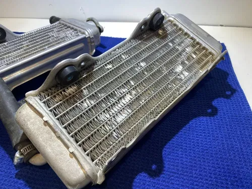 1998 96-01 YZ 125 Right & Left Side Radiator OEM Fill Side Cap Yamaha YZ 125 OEM