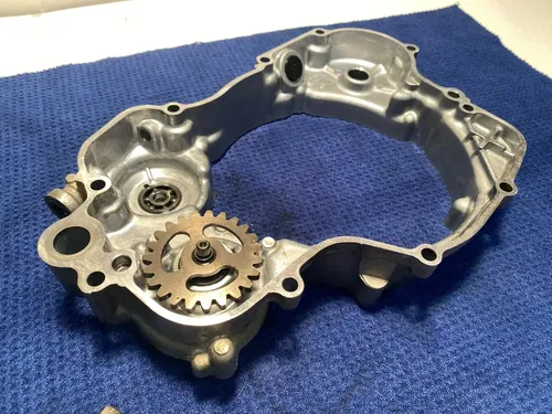 2002 00-02 KX125 KX 125 Inner Intermediate Clutch Cover Water Pump Housing Case