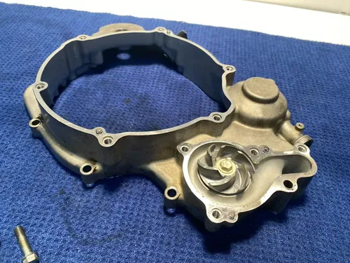 2002 00-02 KX125 KX 125 Inner Intermediate Clutch Cover Water Pump Housing Case