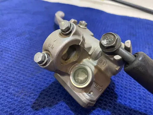 2002 RM125 RM 125 OEM Front Brake System Master Cylinder Caliper Bracket #YZ98