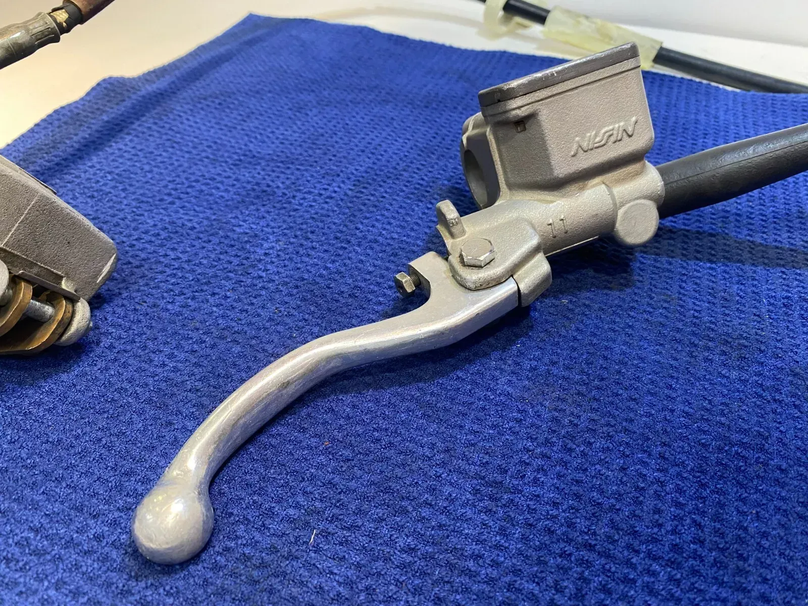 2002 RM125 RM 125 OEM Front Brake System Master Cylinder Caliper Bracket #YZ98