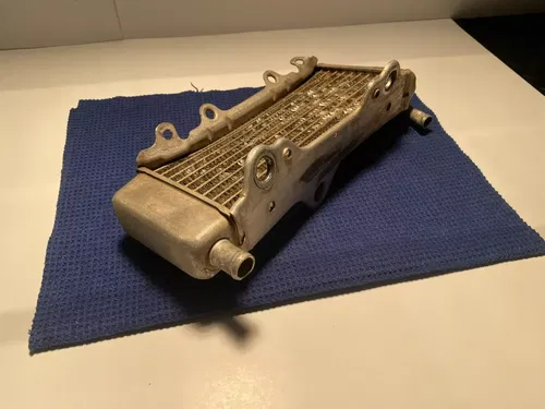 2004 Yamaha OEM YZ450f LEFT Engine Motor Cooling Cooler Radiator OEM