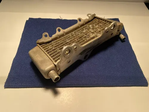 2004 Yamaha OEM YZ450f LEFT Engine Motor Cooling Cooler Radiator OEM
