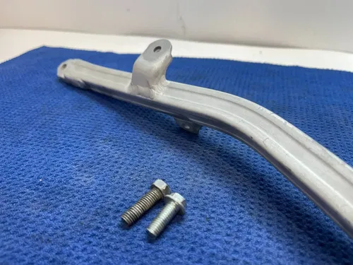 1996 SUZUKI RMX250 SUB FRAME SUPPORT BRACE BAR STABILIZER OEM SUZUKI RMX BRACE 2