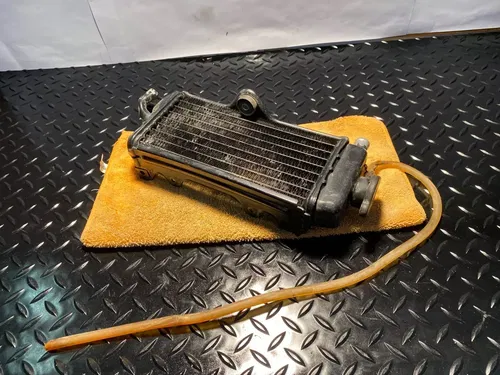 1999 YZ125 Right Side Radiator OEM Fill Side Cap Yamaha YZ125 YZ OEM