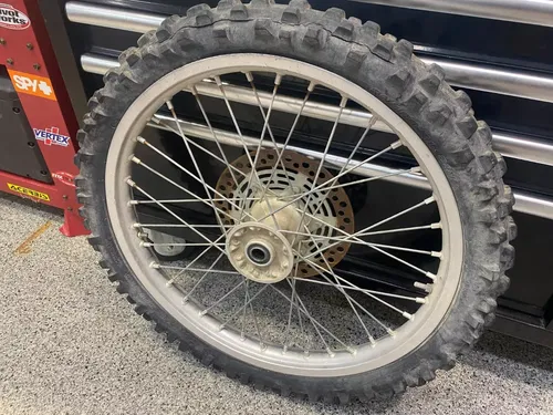 2000 RM 125 COMPLETE FRONT WHEEL 21 RIM TIRE GENUINE SUZUKI RM125 FRONT WHEEL #2