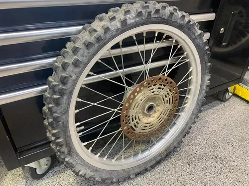 2000 RM 125 COMPLETE FRONT WHEEL 21 RIM TIRE GENUINE SUZUKI RM125 FRONT WHEEL #2