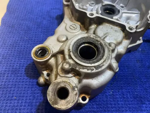 2007 Kawasaki KX85 KX 85 ENGINE MOTOR CRANKCASE CRANK CASES Left Right Case