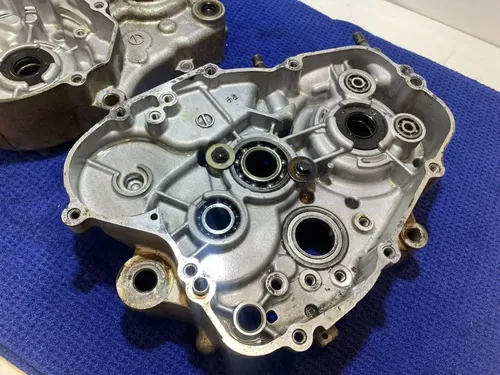 2007 Kawasaki KX85 KX 85 ENGINE MOTOR CRANKCASE CRANK CASES Left Right Case