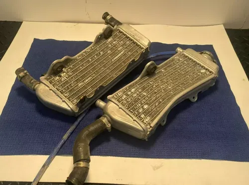 2000 Yamaha YZ250 RADIATOR SET LEFT & RIGHT OEM RADIATORS YAMAHA YZ250 OEM
