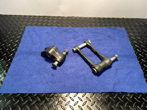 2015 YZ125 OEM YAMAHA REAR LINKAGE & KNUCKLE ASSEMBLY OEM LINKAGE 2015 YZ125