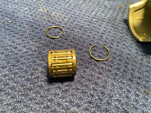 2003 Yamaha YZ85 OEM PISTON PIN CLIP ASSEMBLY YZ85 YAMAHA TOP END KIT 2003