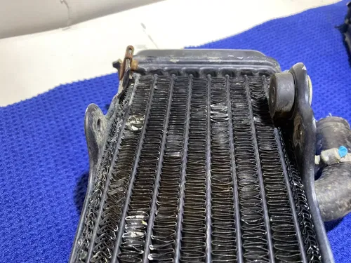 2001 96-01 YZ 125 Right & Left Side Radiator OEM Fill Side Cap Yamaha YZ 125 OEM