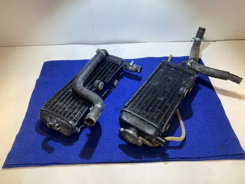 2001 96-01 YZ 125 Right & Left Side Radiator OEM Fill Side Cap Yamaha YZ 125 OEM