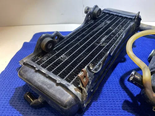 2001 96-01 YZ 125 Right & Left Side Radiator OEM Fill Side Cap Yamaha YZ 125 OEM