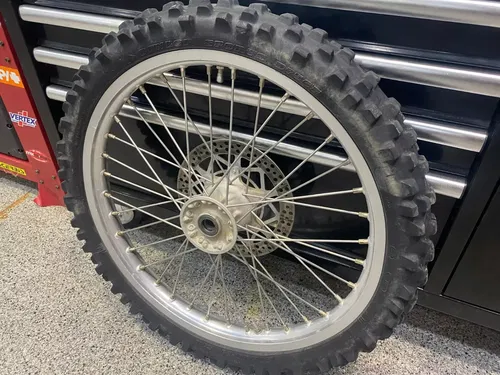 96-01 YZ250 YZ125 Front Wheel OEM 4SS-25111-01-00 1.6 x 21" COMPLETE WHEEL
