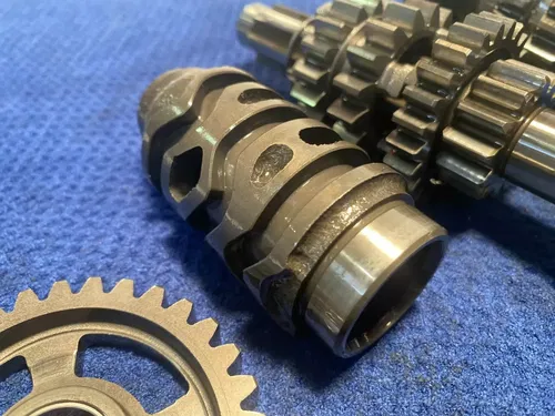 99-02 KAWASAKI KX125 KX 125 OEM ENGINE TRANSMISSION TRANNY ASSEMBLY GEARS 2002