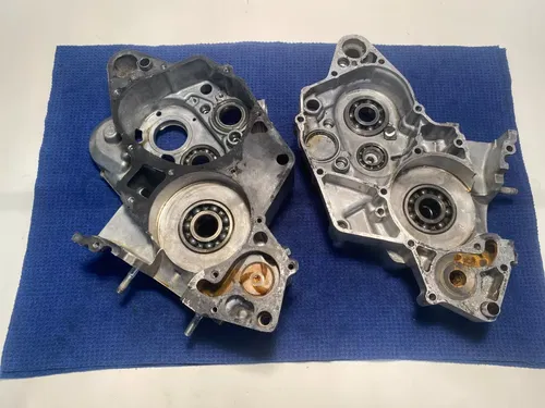 1996 - 2000 Suzuki Rm125 Oem Crankcase Bottom End Engine Cases OEM SUZUKI RM125