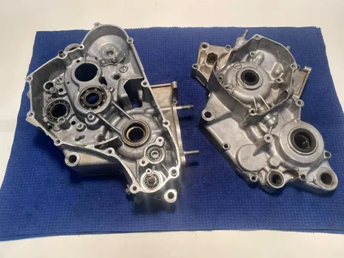 1996 - 2000 Suzuki Rm125 Oem Crankcase Bottom End Engine Cases OEM SUZUKI RM125