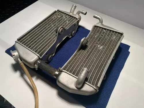 2002 Yamaha OEM YZ250f Engine Motor Cooling Cooler Radiator ASSEMBLY YAMAHA