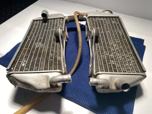 2002 Yamaha OEM YZ250f Engine Motor Cooling Cooler Radiator ASSEMBLY YAMAHA