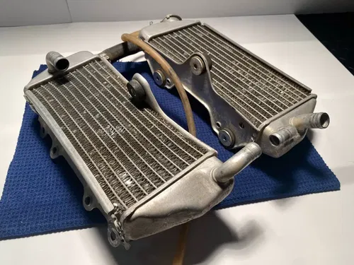 2002 Yamaha OEM YZ250f Engine Motor Cooling Cooler Radiator ASSEMBLY YAMAHA
