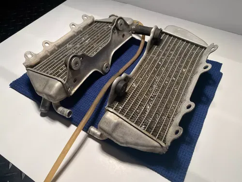 2002 Yamaha OEM YZ250f Engine Motor Cooling Cooler Radiator ASSEMBLY YAMAHA