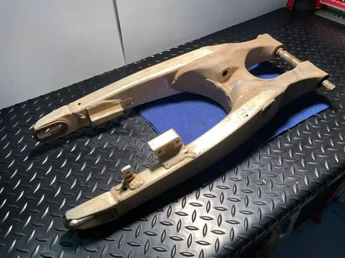 2002 YZ250F SWING ARM OEM YAMAHA 2002 YZ250F OEM YAMAHA SWING ARM