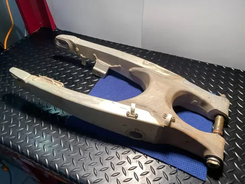 2002 YZ250F SWING ARM OEM YAMAHA 2002 YZ250F OEM YAMAHA SWING ARM