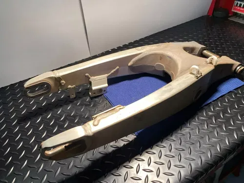 2002 YZ250F SWING ARM OEM YAMAHA 2002 YZ250F OEM YAMAHA SWING ARM