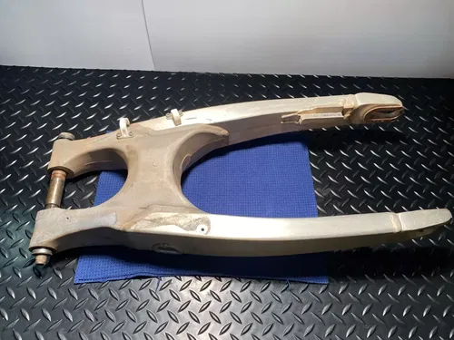 2002 YZ250F SWING ARM OEM YAMAHA 2002 YZ250F OEM YAMAHA SWING ARM