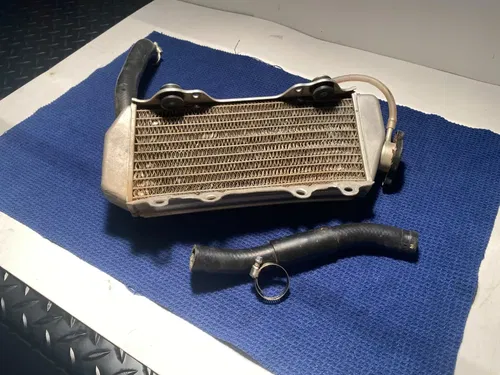 2004 Yamaha YZ85 RADIATOR & HOSE ASSEMBLY WITH OEM GUARD OEM YAMAHA YZ 85