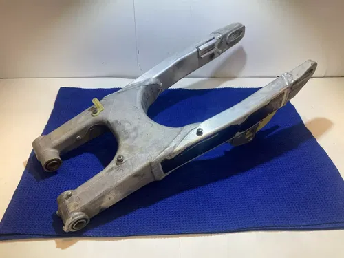 1998 - 2002 CR80R CR80 R REAR SUSPENSION ARM WHEEL SUPPORT SWINGARM 03 - 07 CR85