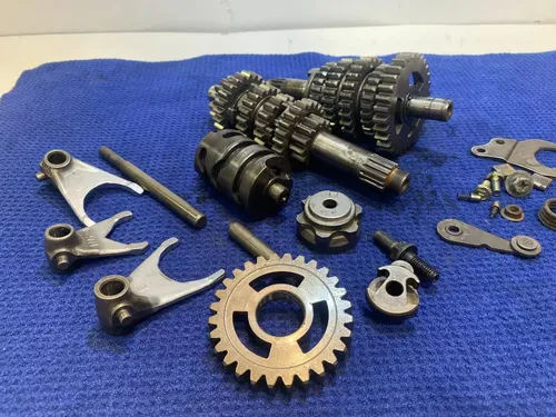 1998 YAMAHA YZ 125 YZ125 TRANSMISSION ENGINE MOTOR OEM GEARS ASSEMBLY OEM YAMAHA