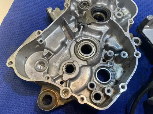 1998 YAMAHA YZ125 YZ 125 OEM LEFT & RIGHT SIDE ENGINE MOTOR CRANKCASES OEM YZ125