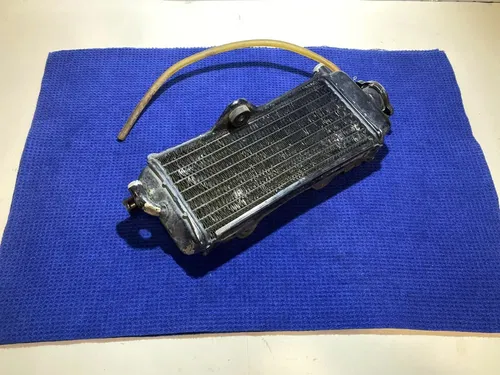 1998 96-01 YZ 125 Right Side Radiator OEM Fill Side Cap Yamaha YZ 125 Radiator