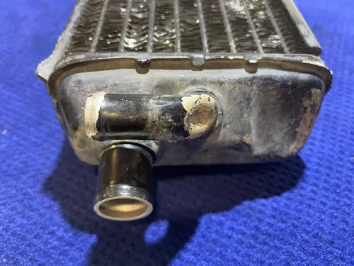 1998 96-01 YZ 125 Right Side Radiator OEM Fill Side Cap Yamaha YZ 125 Radiator