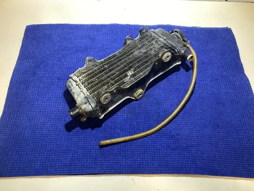 1998 96-01 YZ 125 Right Side Radiator OEM Fill Side Cap Yamaha YZ 125 Radiator