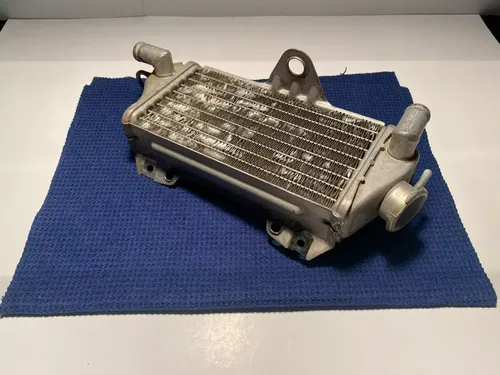 2004 Yamaha OEM YZ450f RIGHT Engine Motor Cooling Cooler Radiator OEM