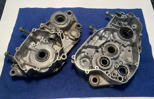 2000 YAMAHA YZ250 OEM RIGHT & LEFT ENGINE MOTOR CRANKCASE CRANK CASE SET BLOCK