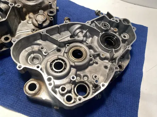 2000 YAMAHA YZ250 OEM RIGHT & LEFT ENGINE MOTOR CRANKCASE CRANK CASE SET BLOCK
