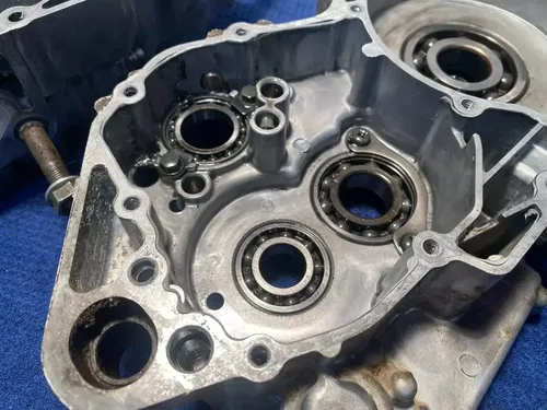 2000 YAMAHA YZ250 OEM RIGHT & LEFT ENGINE MOTOR CRANKCASE CRANK CASE SET BLOCK