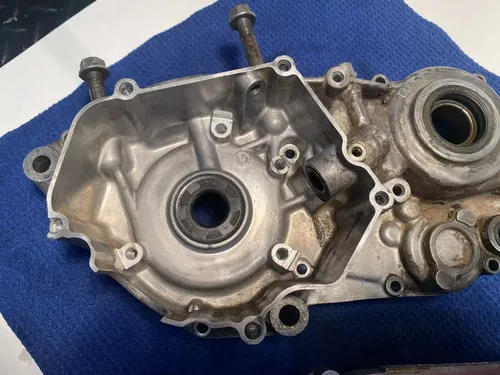 2000 YAMAHA YZ250 OEM RIGHT & LEFT ENGINE MOTOR CRANKCASE CRANK CASE SET BLOCK