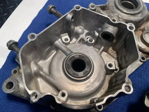 2000 YAMAHA YZ250 OEM RIGHT & LEFT ENGINE MOTOR CRANKCASE CRANK CASE SET BLOCK
