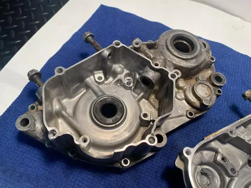 2000 YAMAHA YZ250 OEM RIGHT & LEFT ENGINE MOTOR CRANKCASE CRANK CASE SET BLOCK