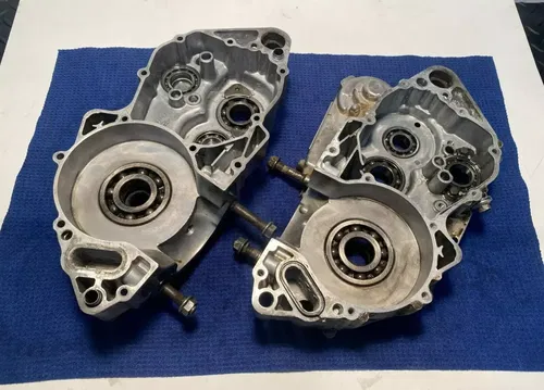 2000 YAMAHA YZ250 OEM RIGHT & LEFT ENGINE MOTOR CRANKCASE CRANK CASE SET BLOCK
